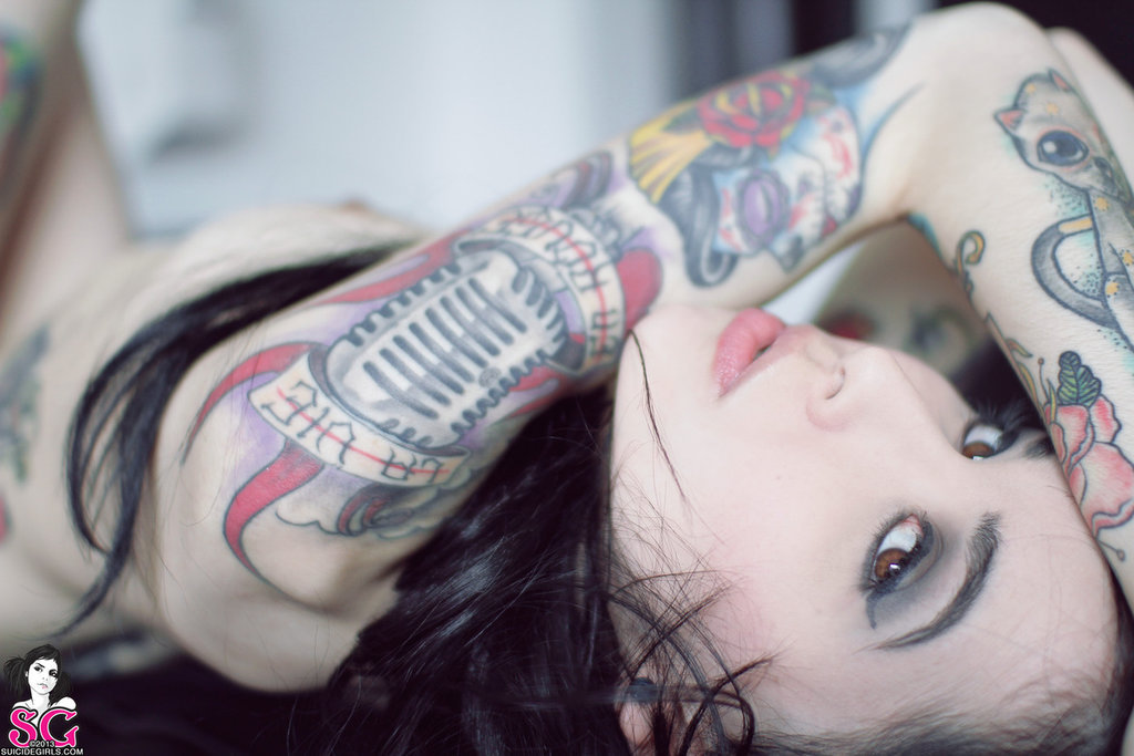 yegiddygoose:  Ilanna - SuicideGirls.com by DistortedSmile via DeviantArt 