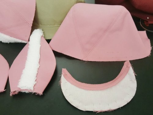 Putting together LLENN&rsquo;s distinct rabbit-eared hat from GGO!1) Base materials are 0.5 yards of