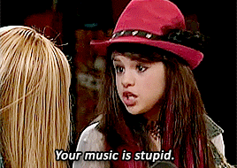 papertownsy:  10 Years of Hannah Montana (March 24th 2006) 