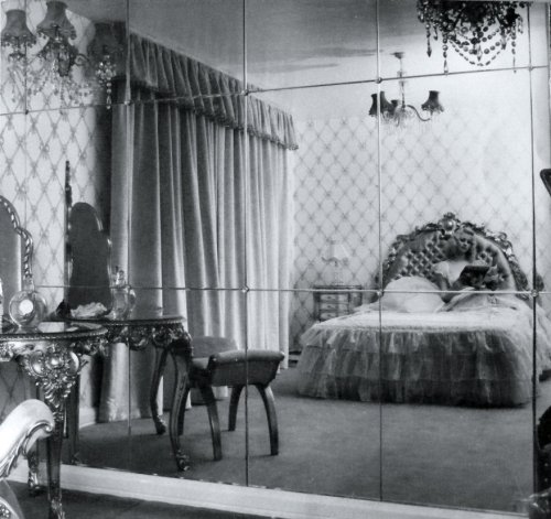 adorleehaze: Norma Ann Sykes, 1958. “I like a pretty bedroom, I just can’t sleep anyway,