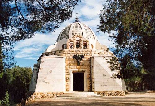 weirdpolis:Church at Shepherds Field, in Beit Sahour, Palestine. It’s build upon a cave, where - aco