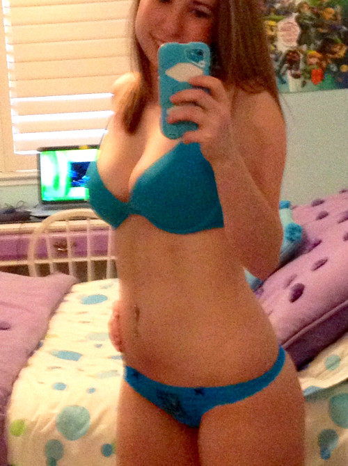 onlynudeselfshots:  follow me for more hot selfies. If you want to send me an email to sandragras@gmx.at nudes allowed. I would love it to get more submittions.