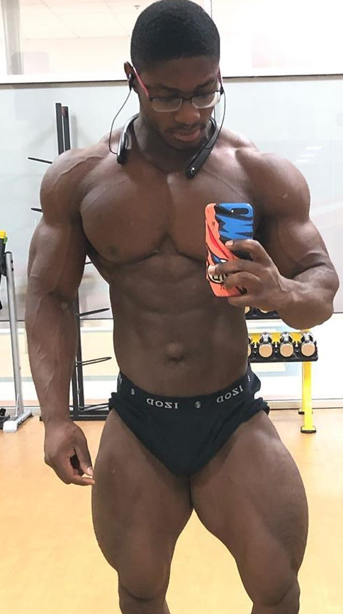 blkmusclelover: Mmm😍😍😍