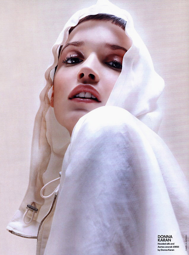 mariah-do-not-care-y:  Elle UK March 2002 Pure Romance Photography by Camilla Akrans