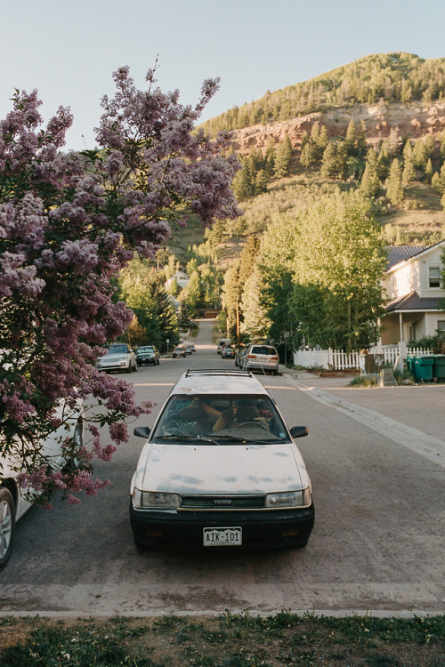 lessthanhalfofyou: Telluride, Colorado. Leica M7, Leica Elmarit 28mm ASPH, Kodak Portra 400.