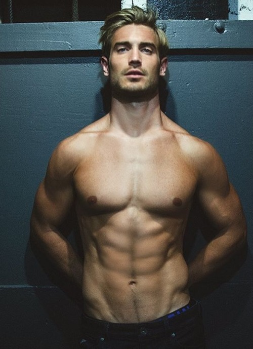 rapideyesmovement:  Lucas Bloms