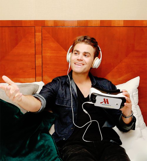 Paul Wesley - Page 2 Tumblr_nvbk9a4igI1sv1045o2_500