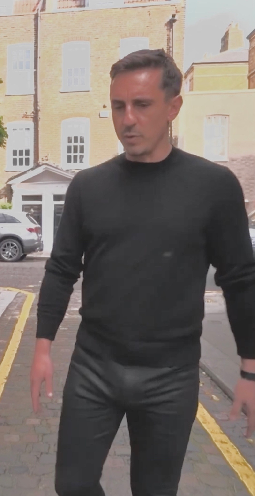 jmou10-deactivated20220809:Even the jeans struggle to contain Gary Neville’s bulge