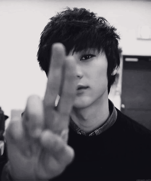 minhyuns-wife:   11/50 random gifs of Minhyun♥ 