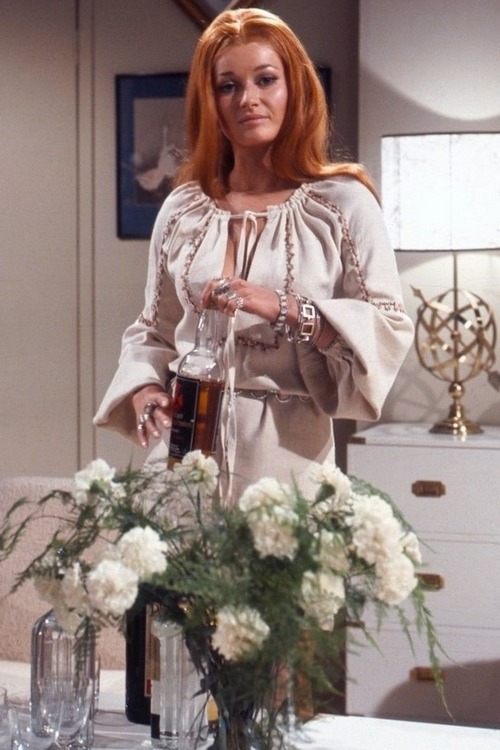 bigbennklingon:Stephanie Beacham