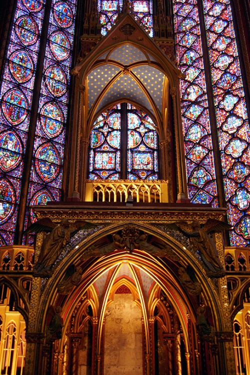 sarahshootsphotos:Sainte Chapelle - The elaborately carved and painted lectern stands at the front o