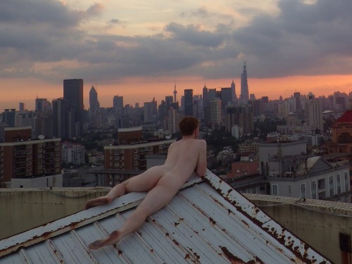 http://urbannudism.tumblr.com/post/100309379028