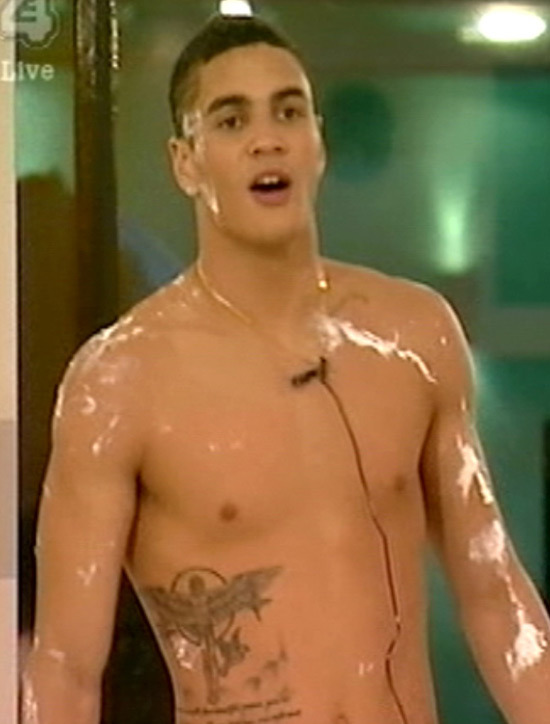 famousmennakeduk:  anthony ogogo -  boxer team gb showing his sexy body 