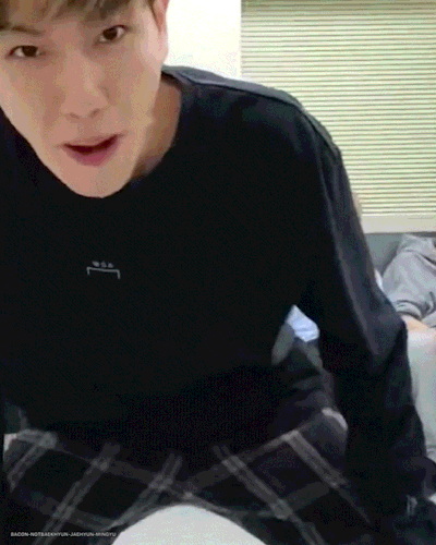 baconnotbaekhyun:Just a wild Kyoong being himself ´ㅅ` 