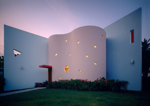 juliaknz:  ARQUITECTONICAMULDER HOUSE, 1982Lima,