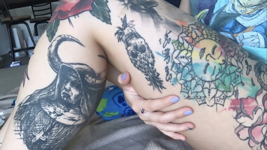 Just a few on my leg! All done by the same artist. submitted by http://lil-prncess.tumblr.comWanna... blackw;demon;leg;mandala;pineapple;skull;splatter;thigh