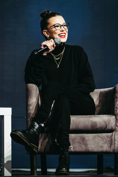 mikejane:Millie Bobby Brown attends Comic Con Portugal in Lisbon, Portugal on September 15, 2019.