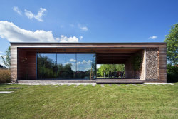 desvre:Holiday Cottage by Tóth Project Architect Office | Source