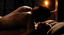 daenerys-my-khaleesi:  this scene blows my mindI mean look at Dany, her moan and