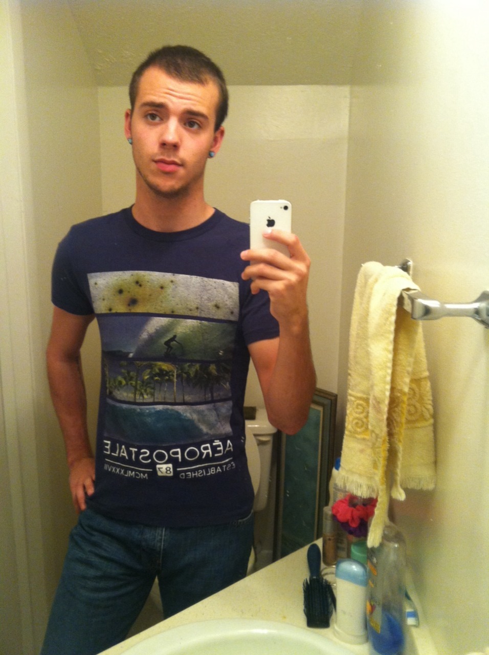 mamaslittlegenius:  Working out is starting to show through my clothes now, I’ve