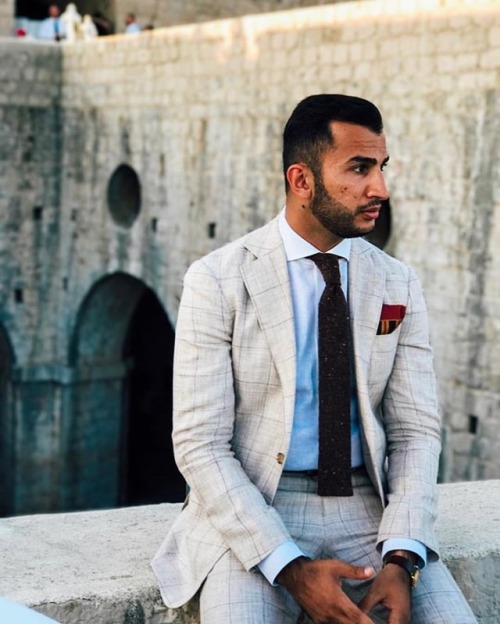  #Tiesday @atifkzmi • • • #MensFashion #MensWear #MensStyle #MensLook #MensClothing #MensSuitStyle #