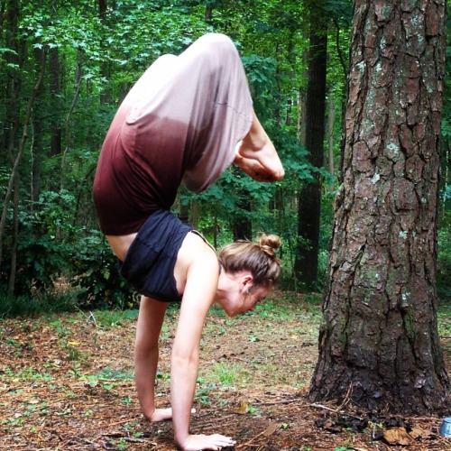 goddess-of-moss: one day I will be confident in this pose!