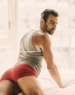 amazingmalenudity:  Nyle DiMarco 