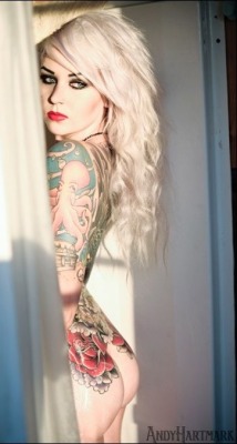 stunning-round-of-inked-girls:  More @ http://stunning-round-of-inked-girls.tumblr.com