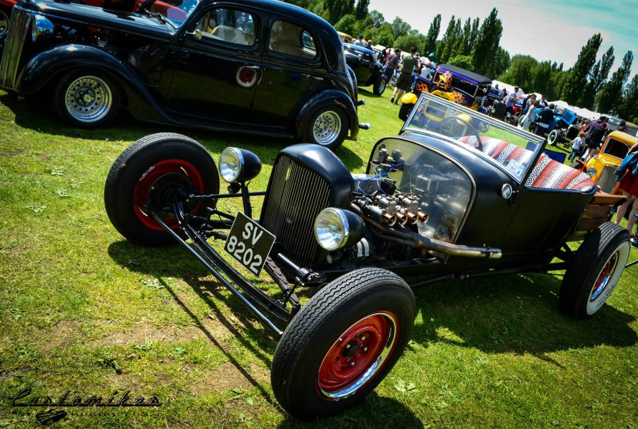 morbidrodz:  Check out this blog for more hot rods and kustoms 