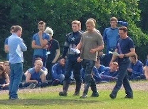 tonys-ass: Ok these photosets were before RDJ with his high heels  LOOK HOW SMOL