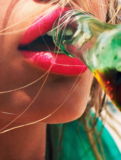 a-state-of-bliss:Elle UK Aug 2021 - Daphne Groeneveld by Laurie Bartley