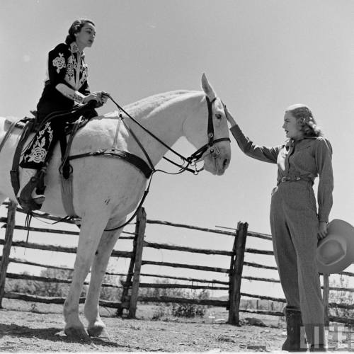 Fashion rodeo at the Flying L Ranch(Cornell Capa. 1947)