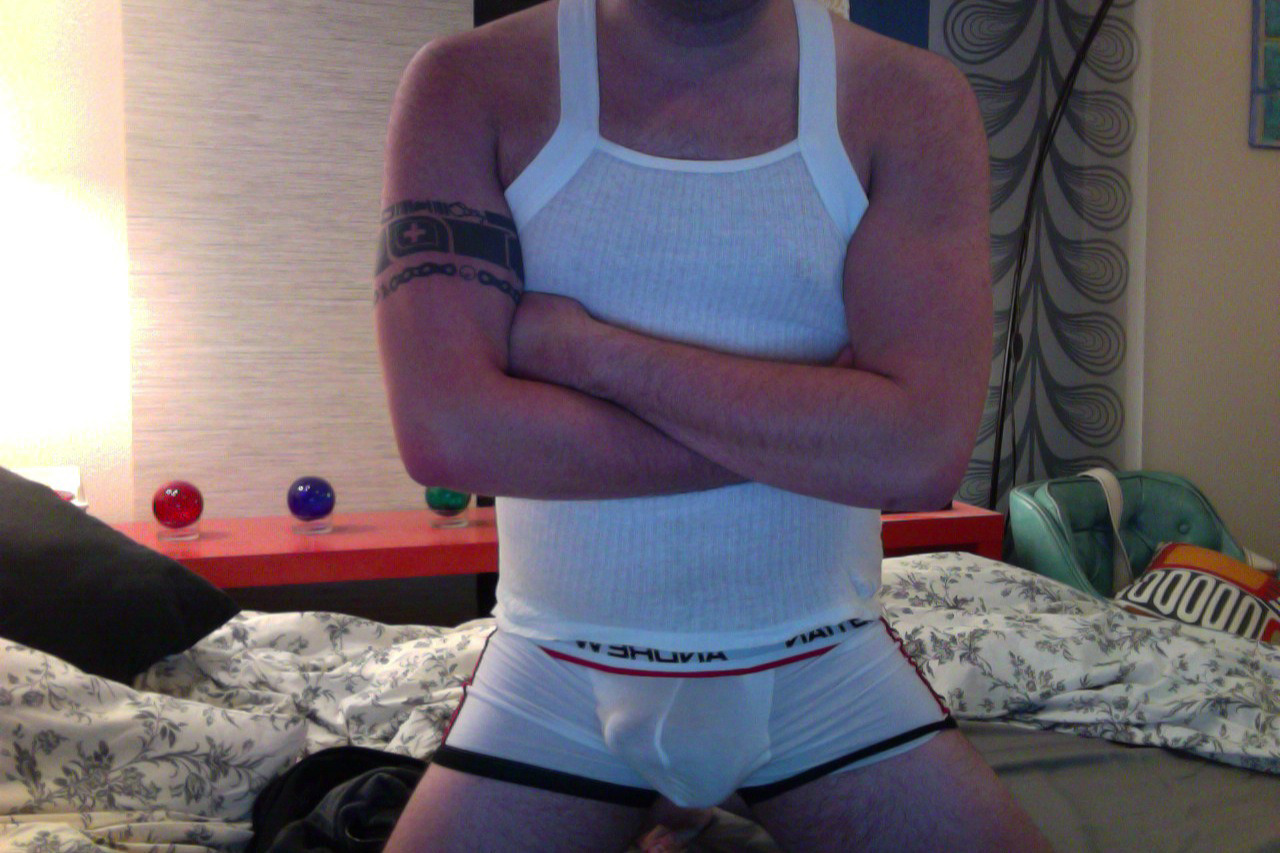 txbearguy:  aplinkogame: other random photos. love my undies