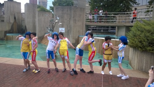 xwindsongx:  Yowapeda fountain side photoshoot favorites 10/? tag yourselves and your friends! princessofpride and rachel-shae are Manami and Onoda on the far leftwhizbeegirl is Manami with our friend Bethany as Onoda next to them   The Manami and Onoda