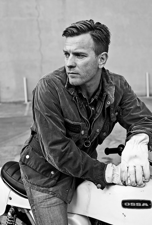 bilyrusso:EWAN McGREGOR photographed by Lorenzo Agius , 2012 ASJKLFJSLKFJ ESTE SEÑOR, PAR FAVÁH ♥