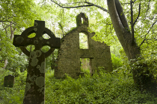 pagewoman:    White Church of Milltown, County Kerry, Ireland.     Jeff Mauritzen