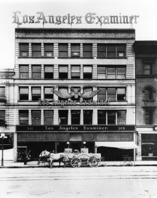 The old Los Angeles Examiner’s headquarters on Broadway, near 5th Street, 1890. In 1914 the paper wo