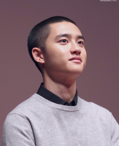 I don’t even want Kyungsoos hair back he is so fine like this 