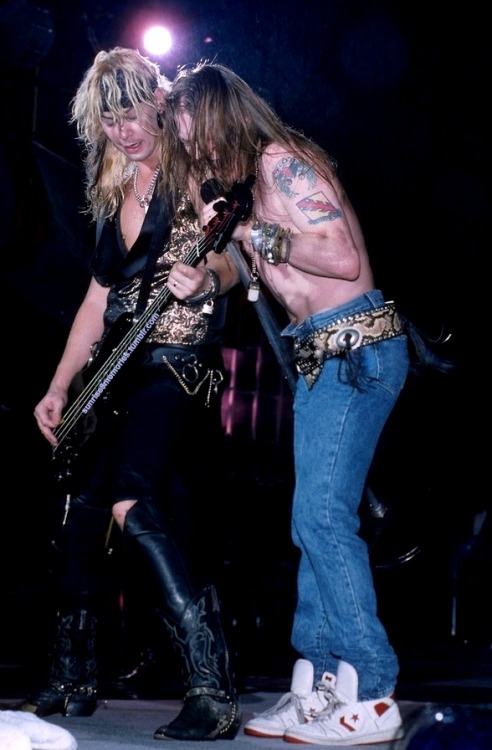 Axl& friends