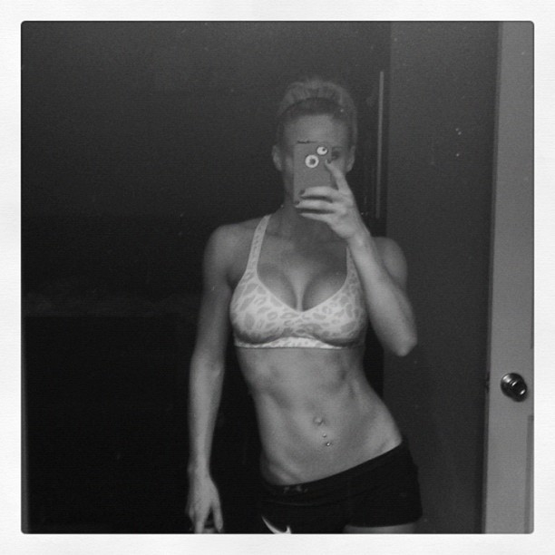 sexygymchicks:  @abi_christine: Meal 1, morning cardio, &amp; meal 2 are done!