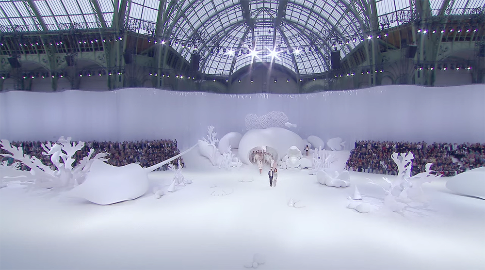 reichsstadt:jesus-aime-la-house:The sets at Chanel 2008 - 2015these sets consistently