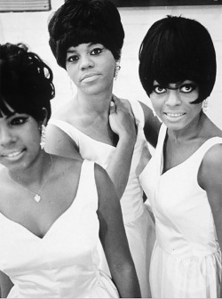 The Supremes. Photographed by Dezo Hoffman.
