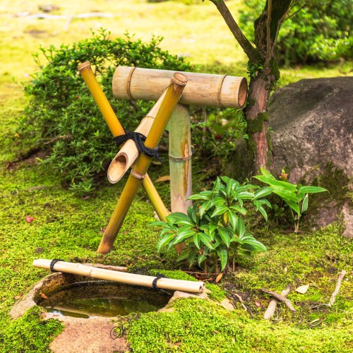 A suikinkutsu in front of the Soan “Shōkadō” in the Shōkadō Garden, Yawata City-Kyoto Prefecture.