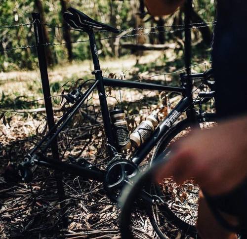 vynlbikes: Flats can always be fixed in style. Don’t let the Mondays get you down. @kyewylde