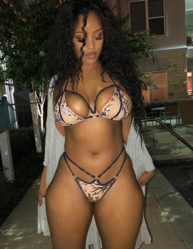 princejazziedad:DeliciouslySexy. Curvy. Petite. BootiDelicious Ma. Ms &lsquo;Gorgeous&rsquo; Ely.Ivy ❤️💜💚