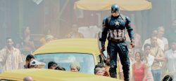 marvelsource:  Chris Evans on the set of ‘Captain