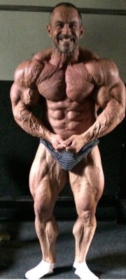 pjsesq:  Jim Llewellin Daddy muscle stud Phew.