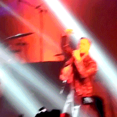 tendencytoslip:  younevershine-ifyouneverburn:  battle-born:  The Killers / Sam’s
