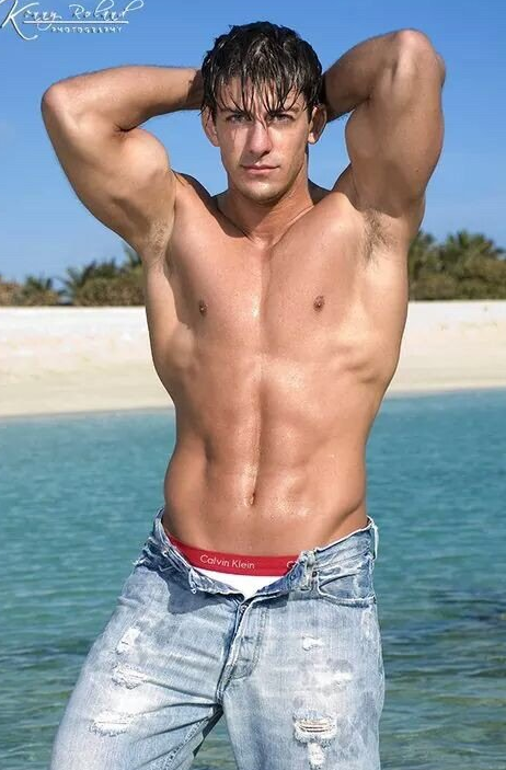 hotinjeans:  Zachary Vazquez
