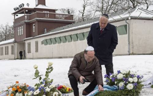 littlegoythings: micdotcom: Heart-wrenching photos mark the 70th anniversary of the liberation of Au